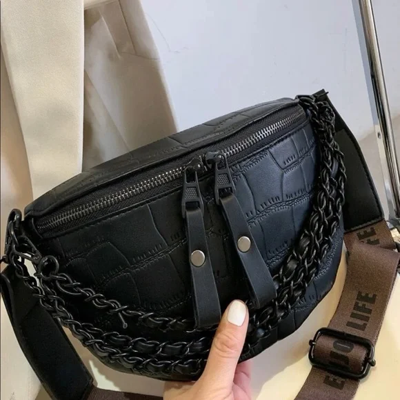 Crocodile Embossed Chain Decor Saddle Bag - Picture 5 of 5